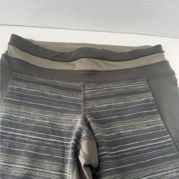 Lululemon Womens Green Gator Give Me Qi Cyber Stripe Fatigue Crop Legging Size 4 - Picture 8 of 9